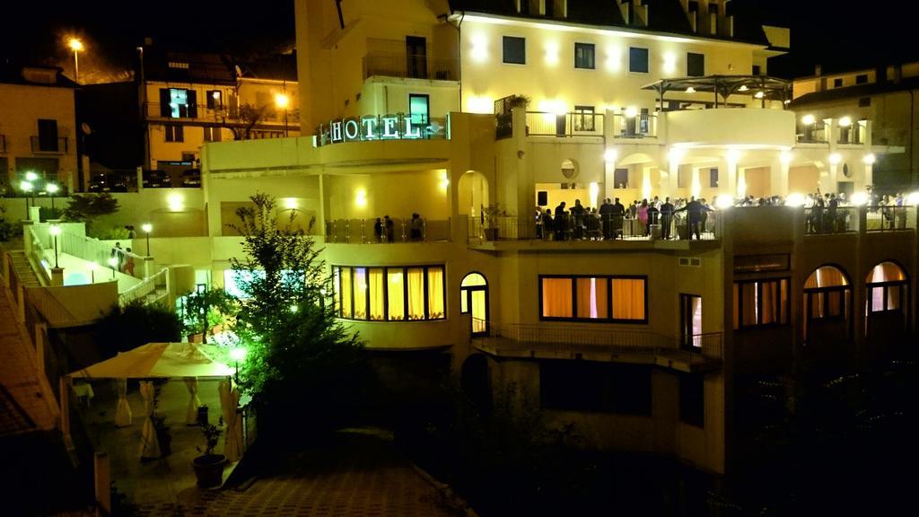 Hotel Sette E Mezzo Castelluccio Superiore Exterior foto
